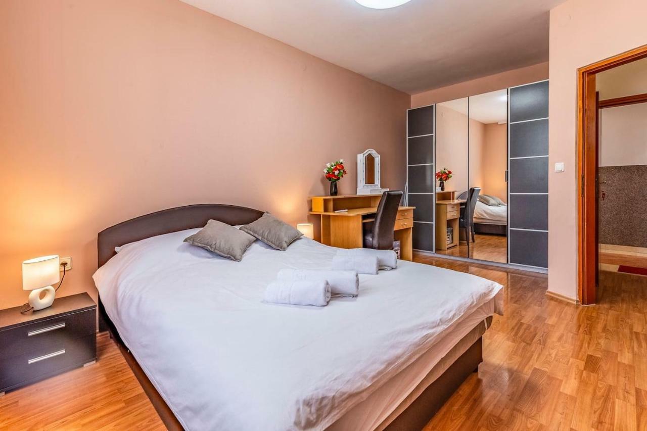 All Seasons Apartment Пула Екстер'єр фото